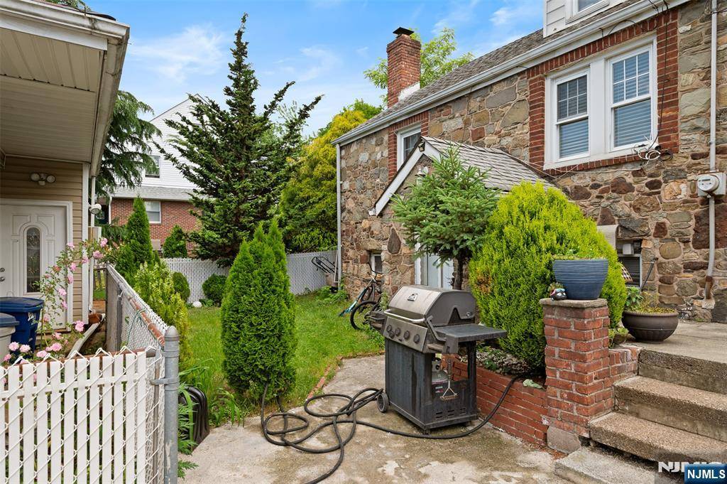 246 Gaston AVE, Garfield, NJ 07026