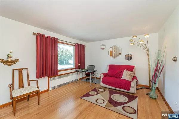 Clifton, NJ 07013,69 Huron AVE