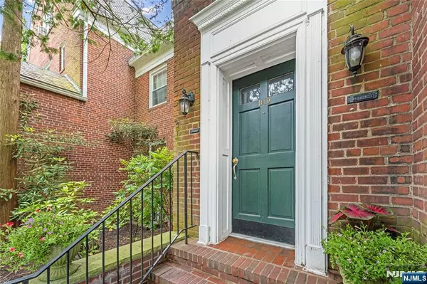 Englewood, NJ 07631,185 Palisade AVE #10A