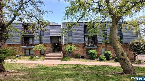 700 Schuyler #D16, Kearny, NJ 07032