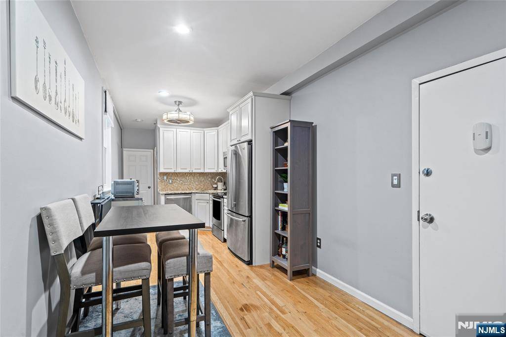 Hoboken, NJ 07030,403 Monroe ST #3L