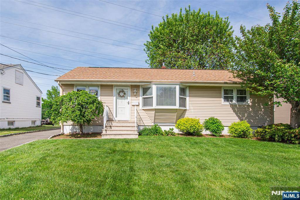 16 Joan PL, Clifton, NJ 07012