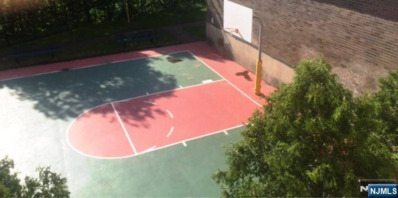 Fort Lee, NJ 07024,1530 Palisade AVE #25B