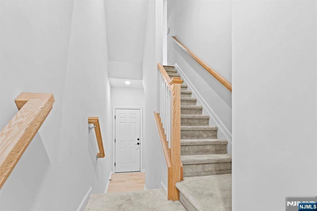 Somerville, NJ 08876,16 Sternadori RD