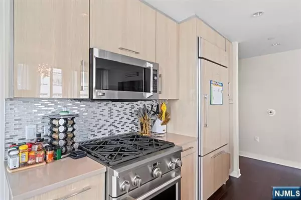 Weehawken, NJ 07086,1200 Avenue At Port Imperial #301