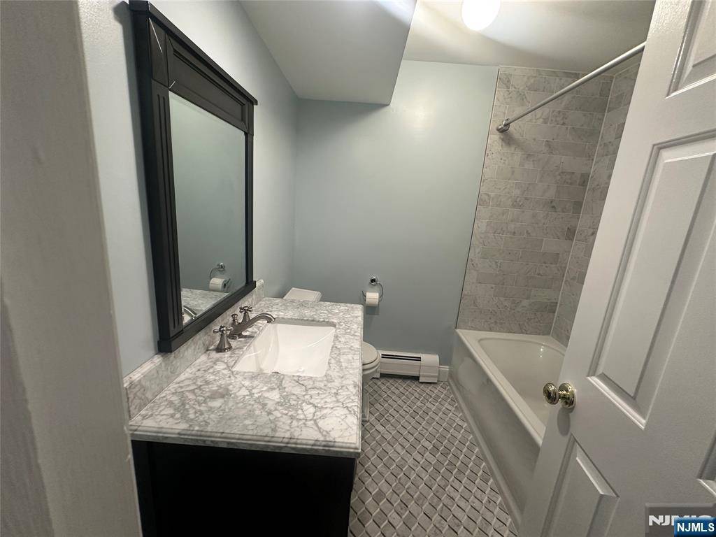 Ridgewood, NJ 07450,10 S Irving #8A