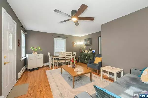 Wayne, NJ 07470,136 Maplewood AVE