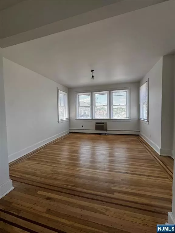 North Bergen, NJ 07047,1212 88th ST