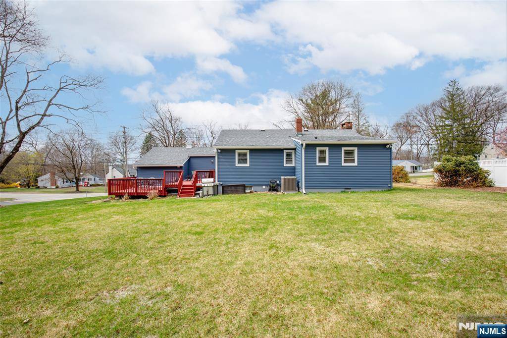 Oakland, NJ 07436,95 Page DR