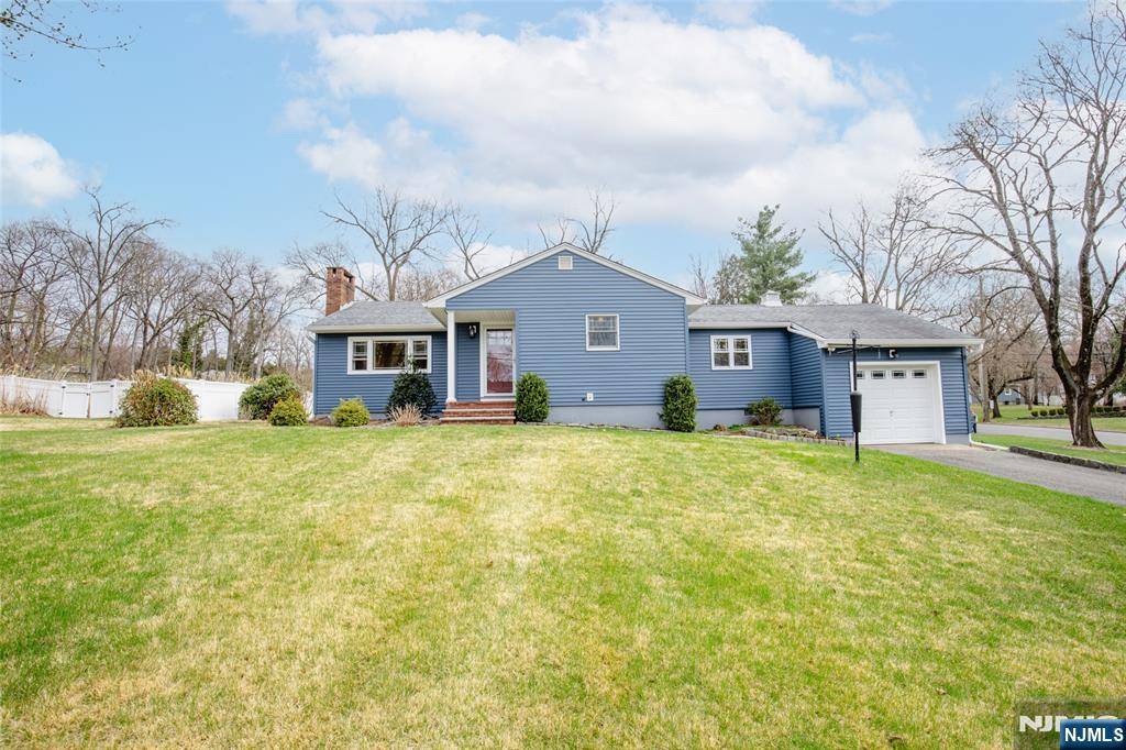 Oakland, NJ 07436,95 Page DR