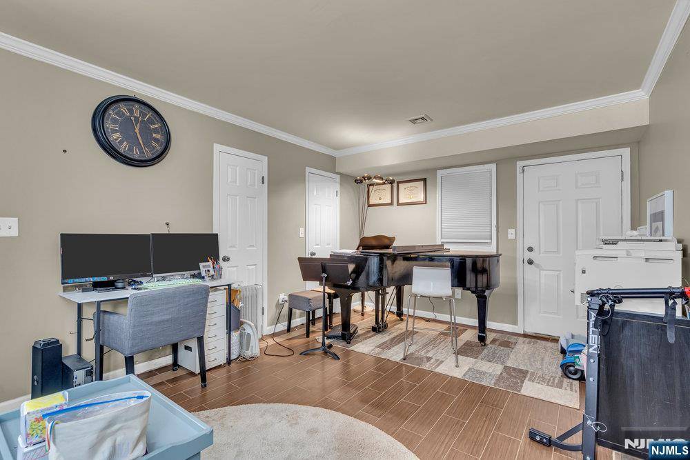 Palisades Park, NJ 07650,548 Windsor DR #548