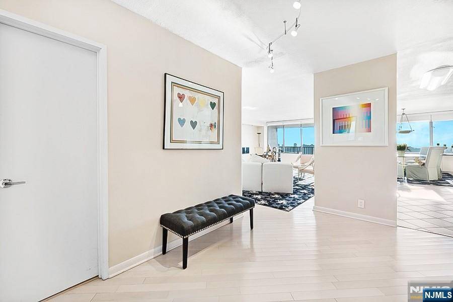 Fort Lee, NJ 07024,6 Horizon RD ## 1801