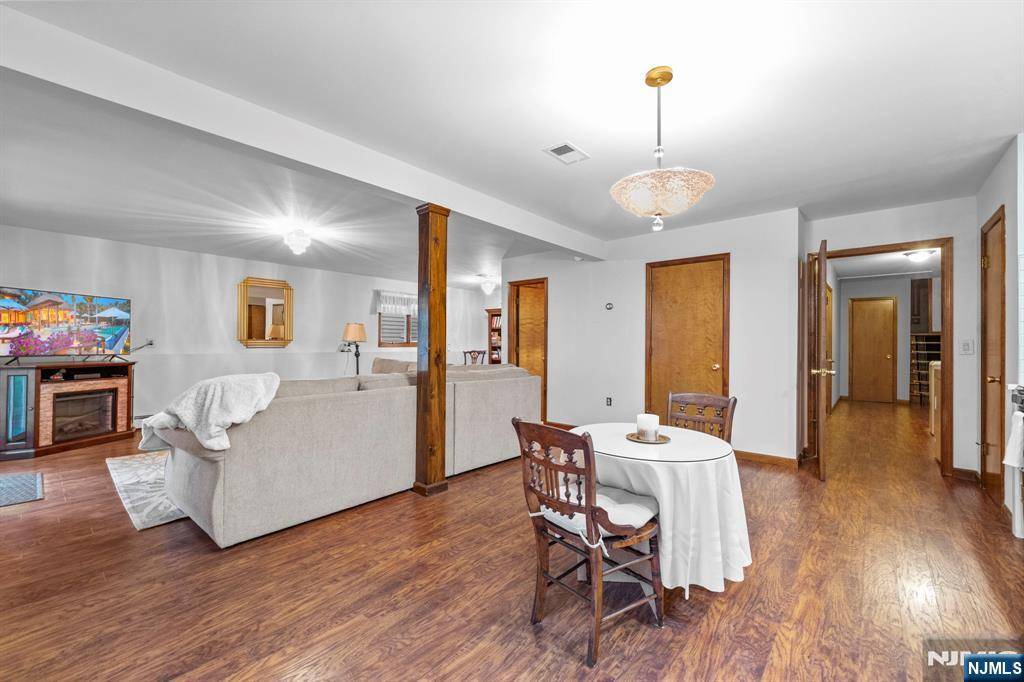 North Arlington, NJ 07031,16 Elm ST