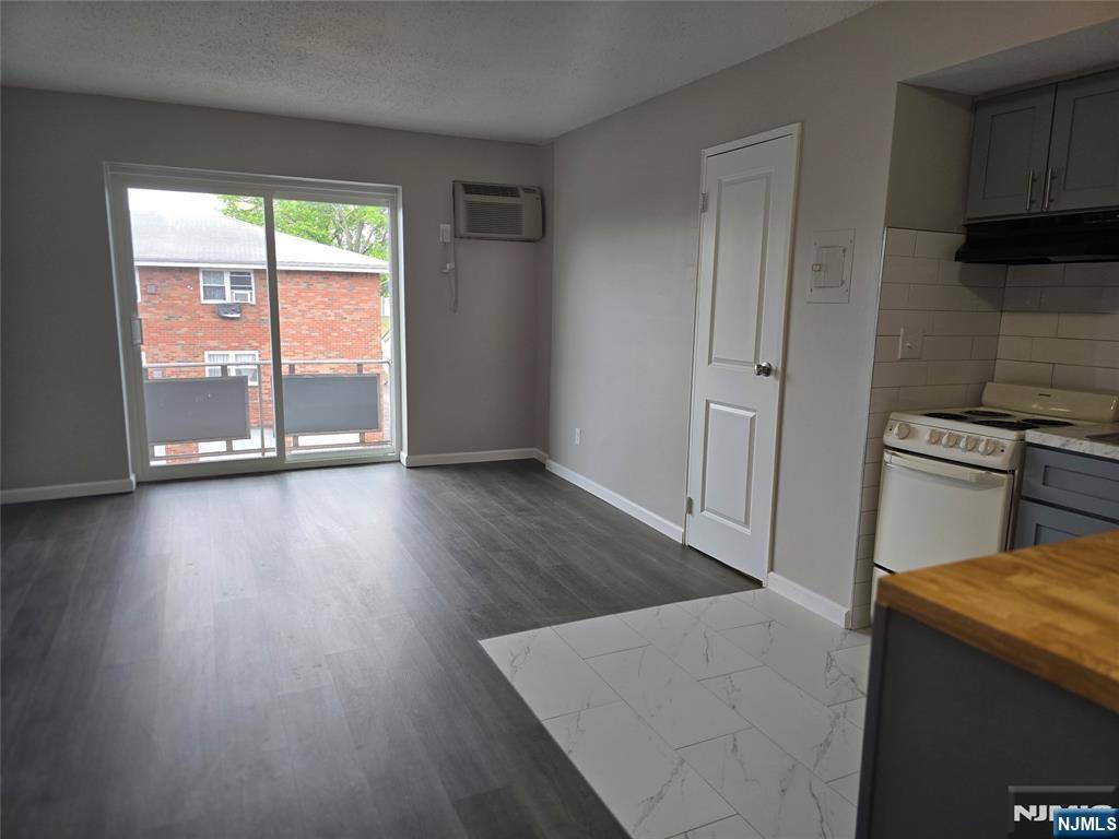 125 Lawrence ST #11B, Hackensack, NJ 07601