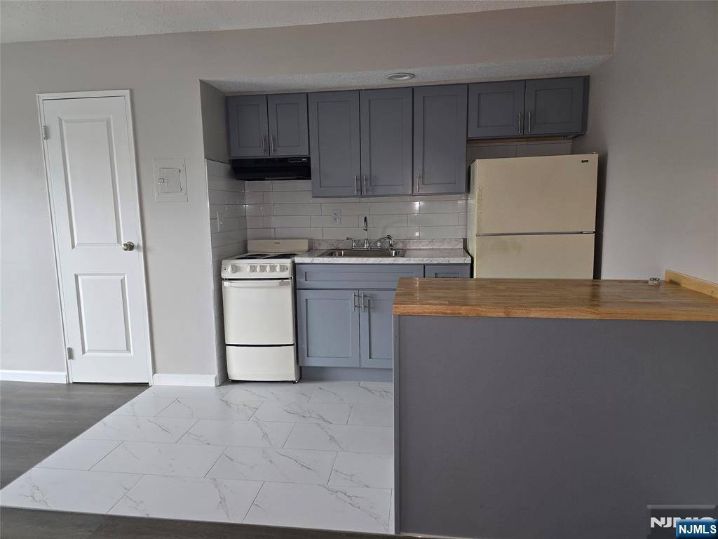 Hackensack, NJ 07601,125 Lawrence ST #11B