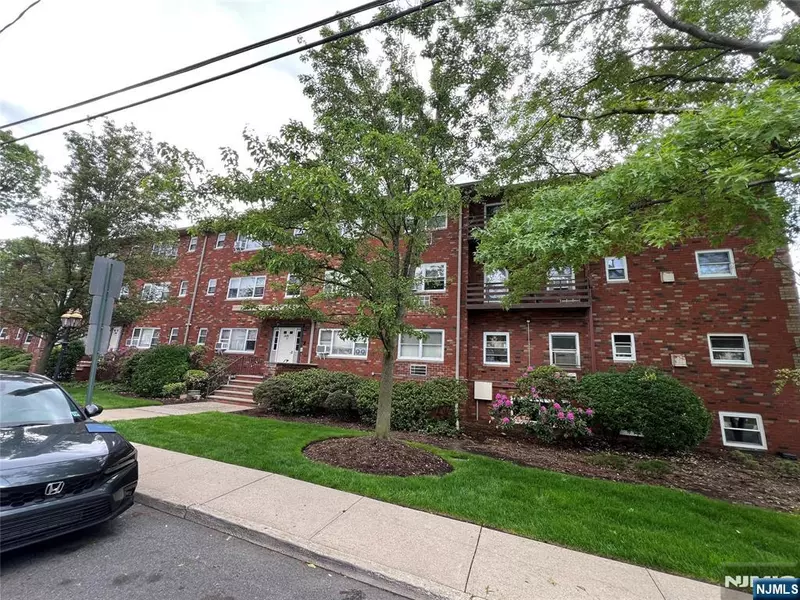 2430 8th ST #5B, Fort Lee, NJ 07024