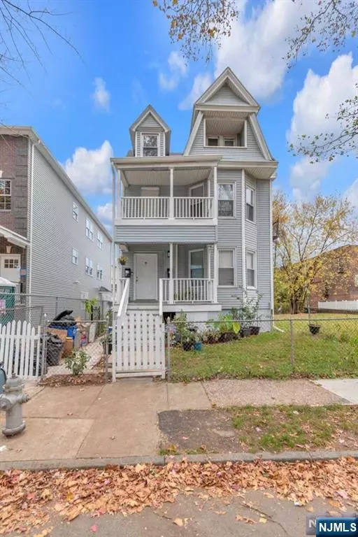 66 N 15th ST #2, East Orange, NJ 07017