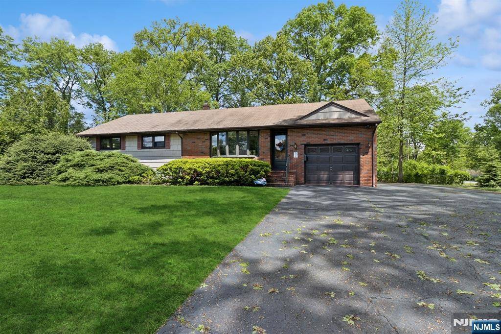 17 Virginia AVE, Pequannock Township, NJ 07444