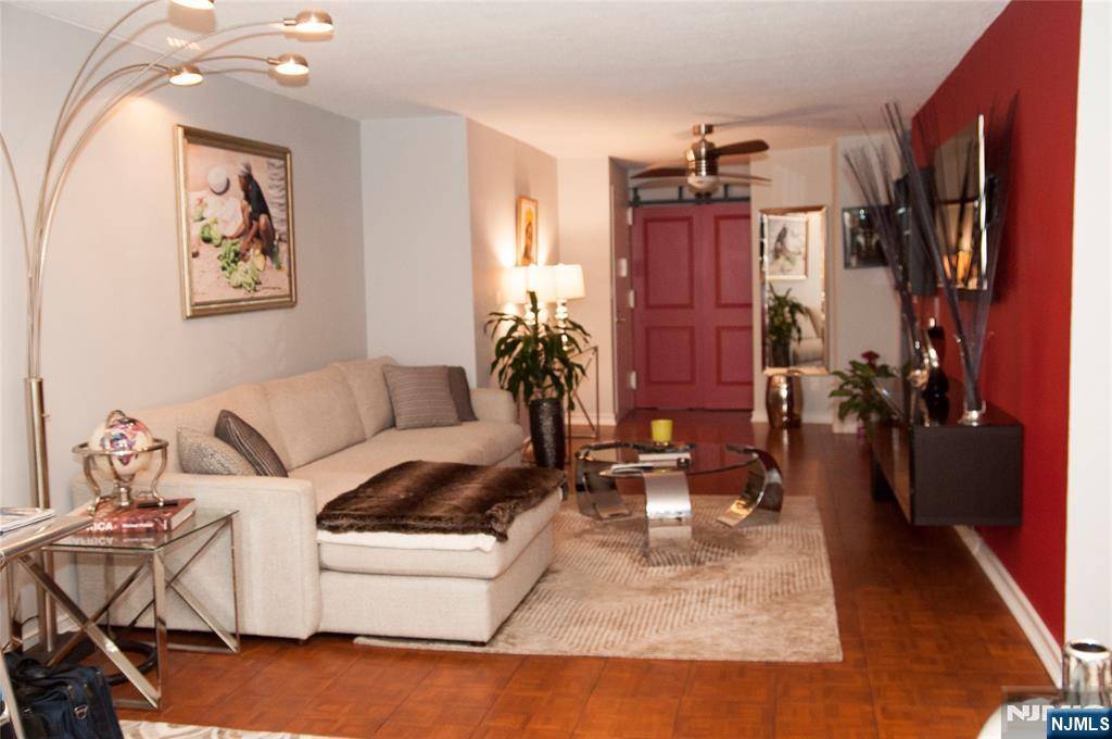Hackensack, NJ 07601,235 Prospect AVE #12G
