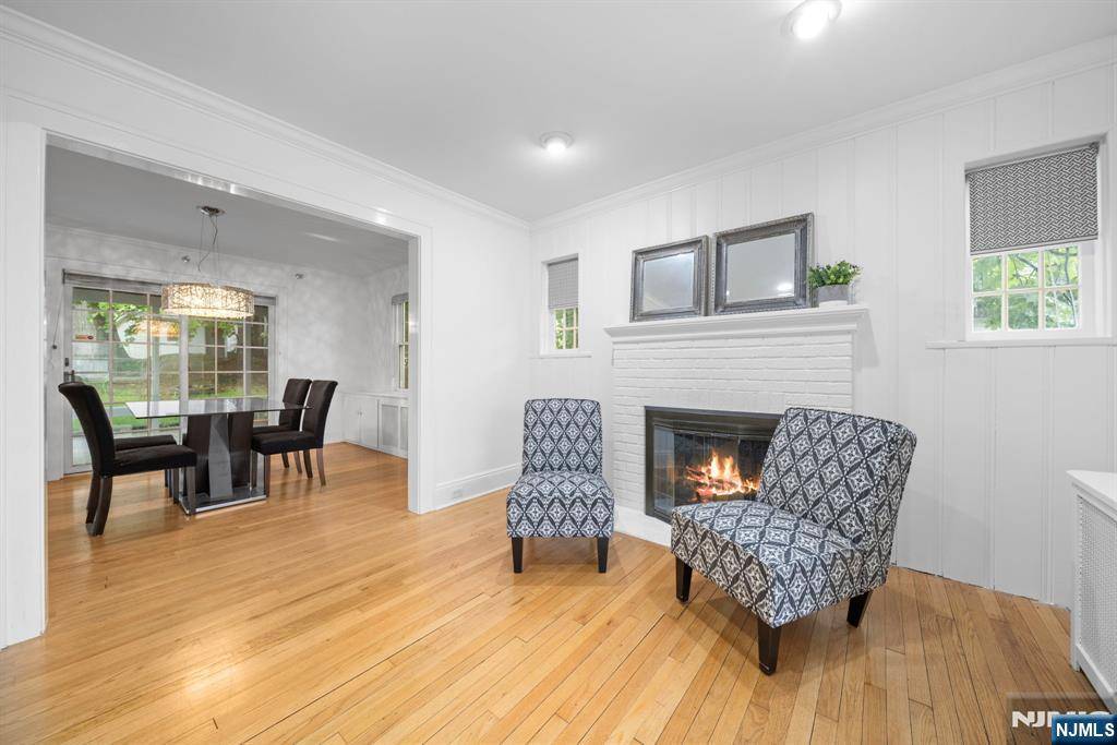 Tenafly, NJ 07670,209 Jefferson AVE