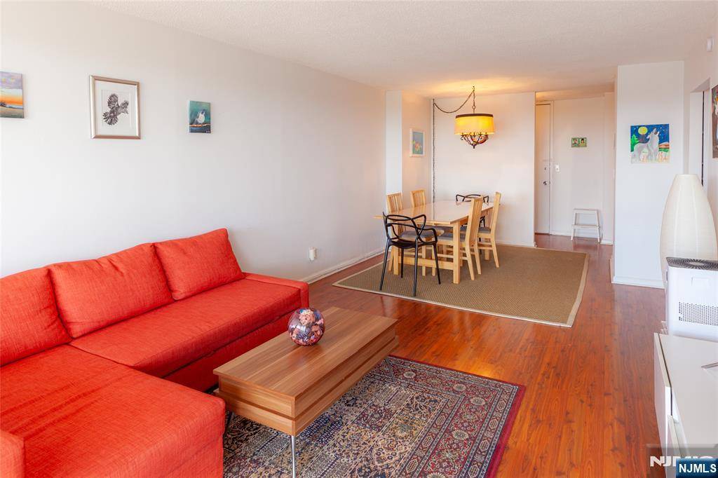 Fort Lee, NJ 07024,555 North AVE #21A