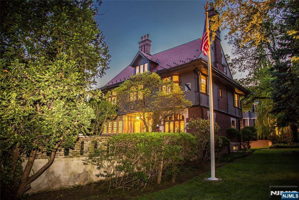 Millburn, NJ 07041,80 Cedar ST