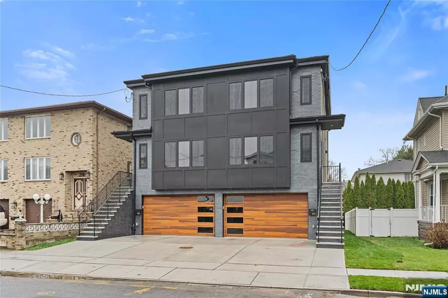 212 E Harriet AVE #B, Palisades Park, NJ 07650