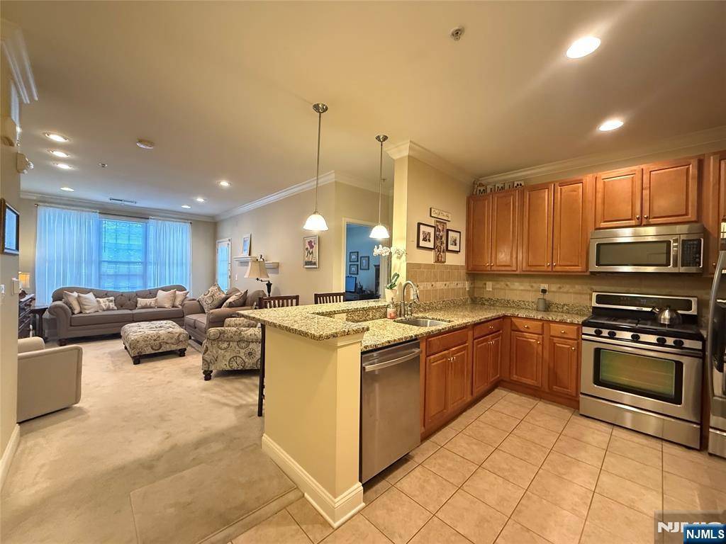 6110 Brookhaven CT, Riverdale Borough, NJ 07457