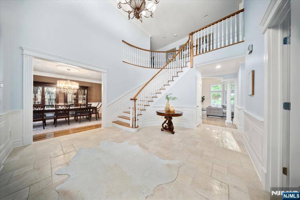 Upper Saddle River, NJ 07458,17 Sunset LN