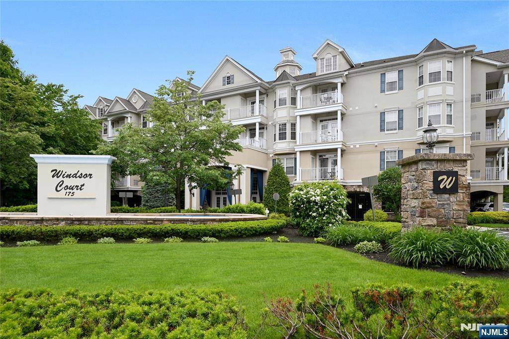 175 Rochelle AVE #323, Rochelle Park, NJ 07662
