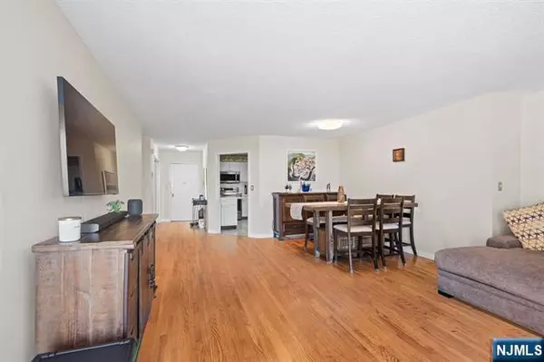 Secaucus, NJ 07094,708 Harmon Cove Tower