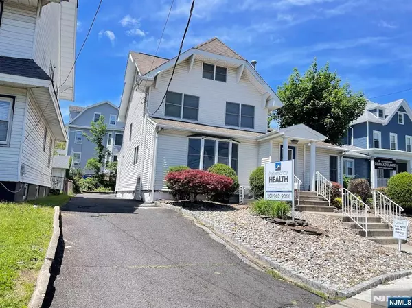 Kearny, NJ 07032,699 Kearny AVE