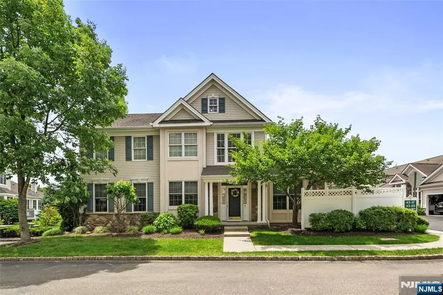 49 Quarry DR, Woodland Park, NJ 07424