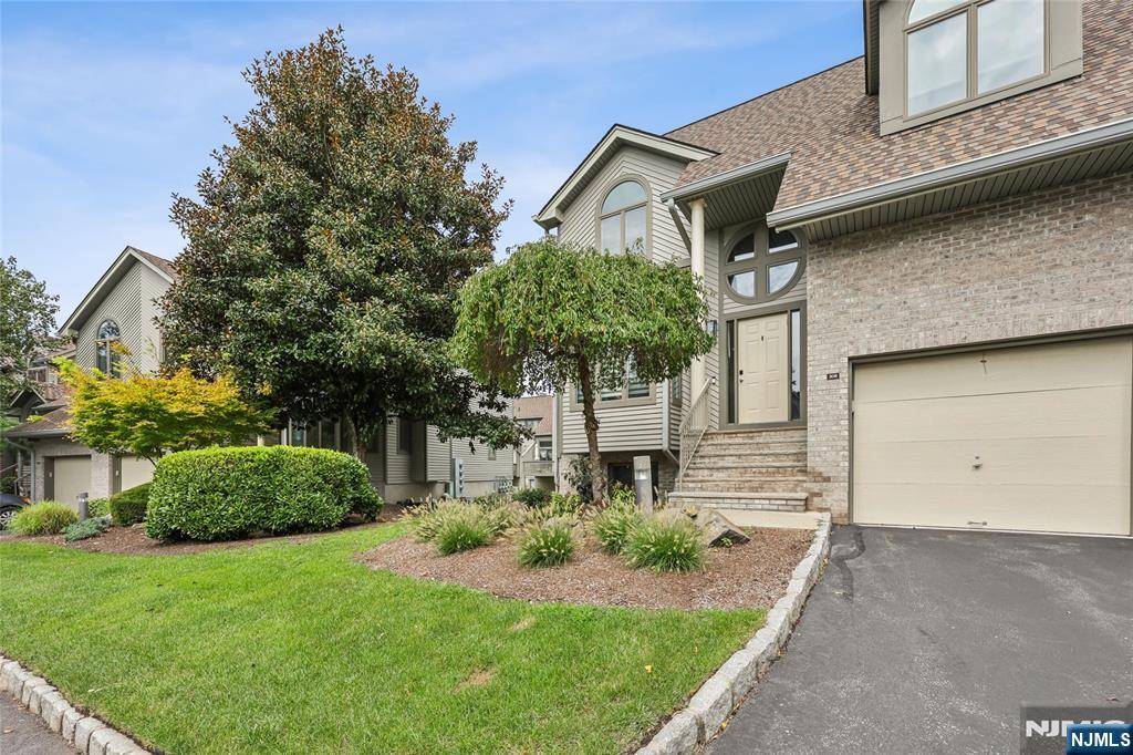 308 Cedar CT, Norwood, NJ 07648