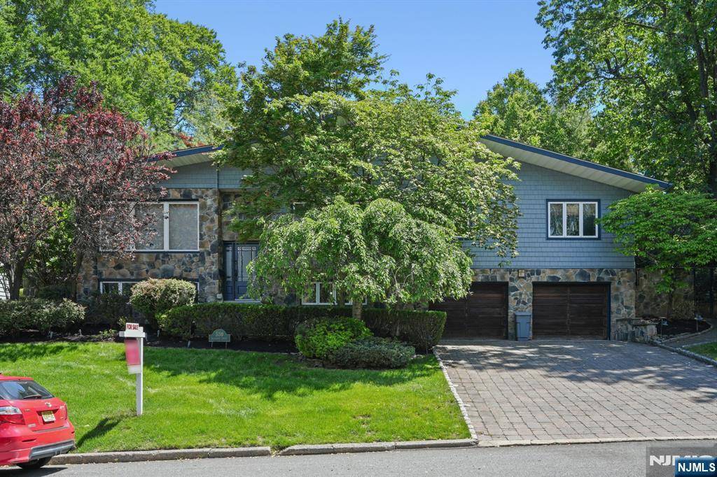 559 Nordhoff DR, Leonia, NJ 07605