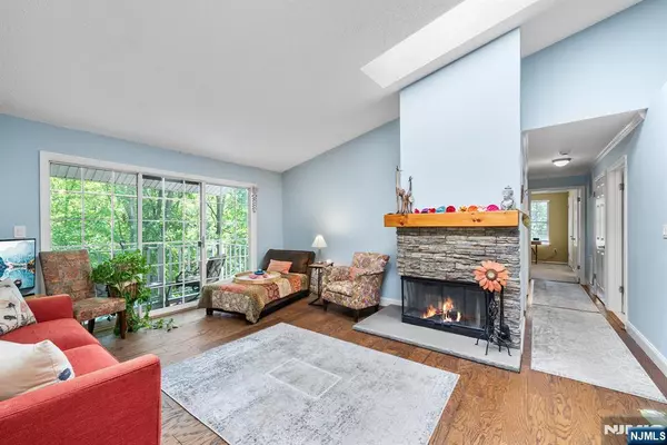 Mahwah, NJ 07430,715 Juniper WAY