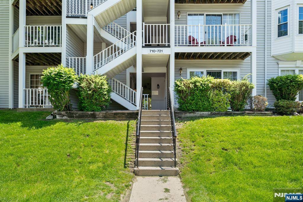 Mahwah, NJ 07430,715 Juniper WAY