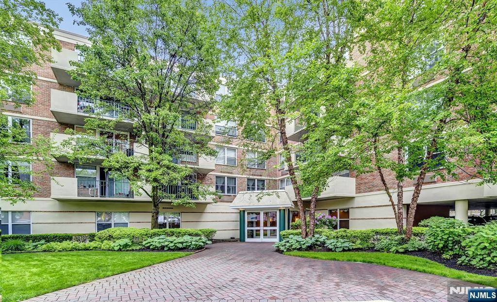 200 Grand Cove WAY #PH-5F,  Edgewater,  NJ 07020