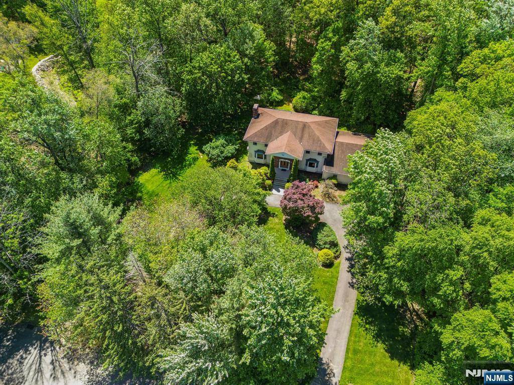 Saddle River, NJ 07458,22 Christopher PL