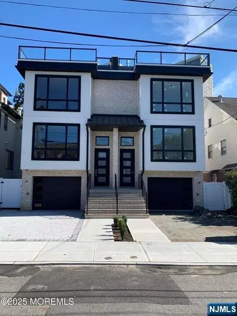 65 Knox AVE, Cliffside Park, NJ 07010