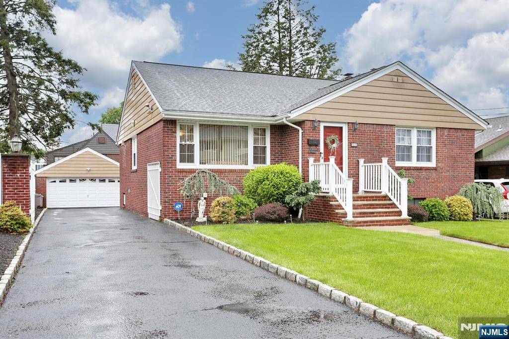 110 Harrison AVE, Hasbrouck Heights, NJ 07604