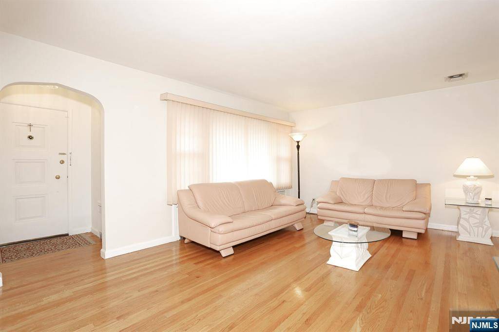Hasbrouck Heights, NJ 07604,110 Harrison AVE