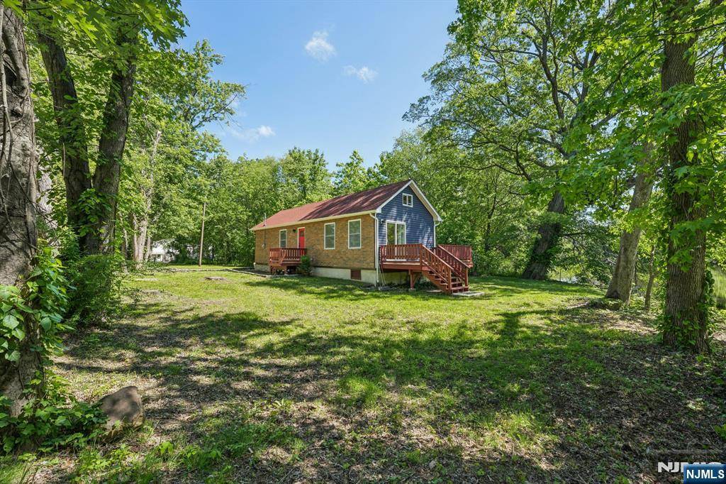 57 Riverlawn DR, Wayne, NJ 07470