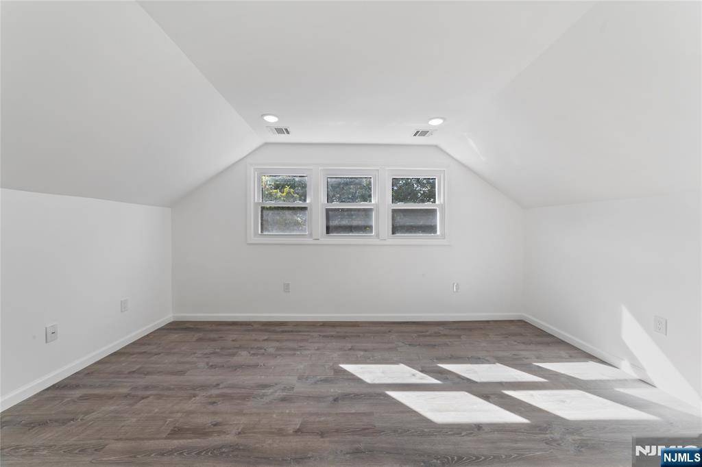 South Hackensack, NJ 07606,41 Hoffman ST #2