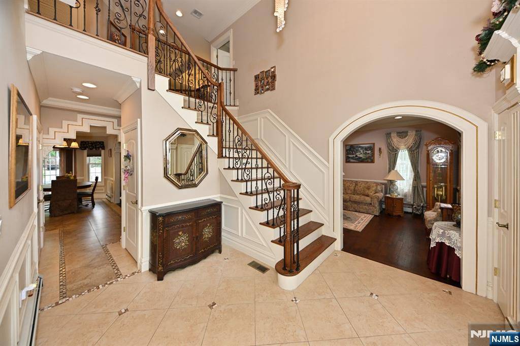New Milford, NJ 07646,310 Hirschfeld PL