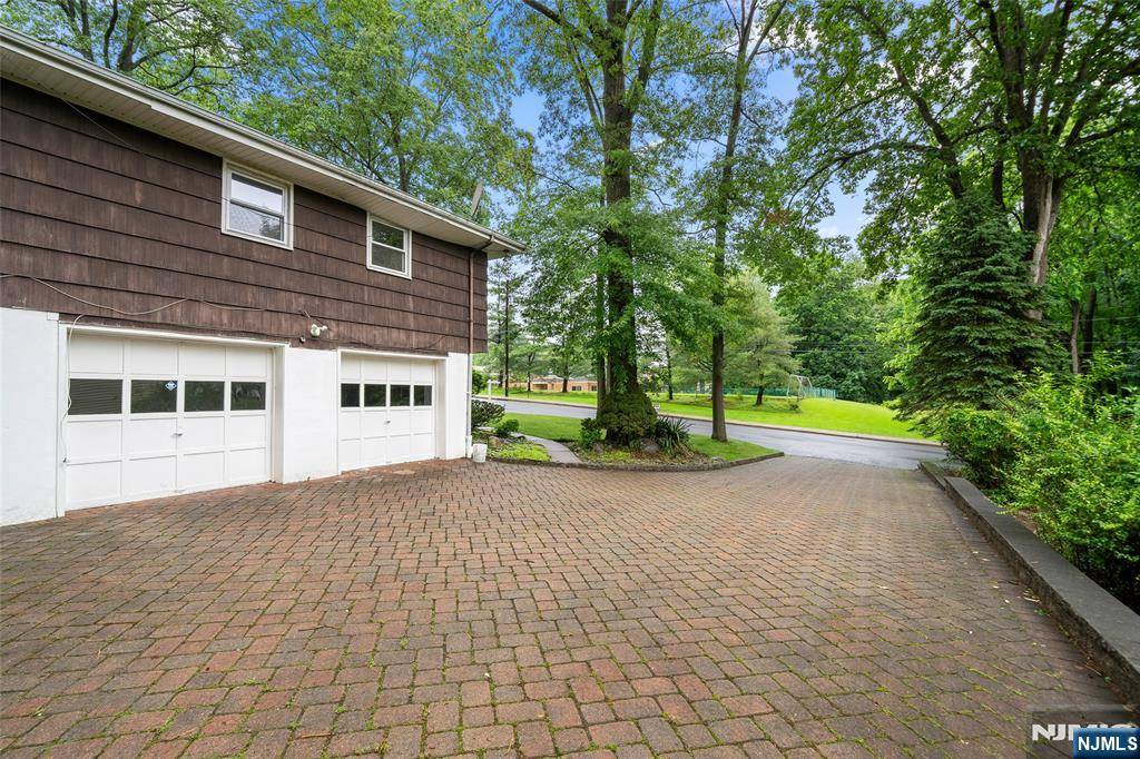 Demarest, NJ 07627,49 Lenox AVE
