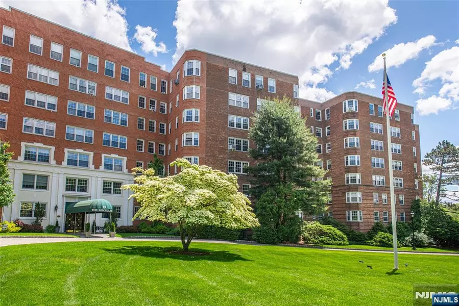 10 Crestmont RD #3F, Montclair, NJ 07042