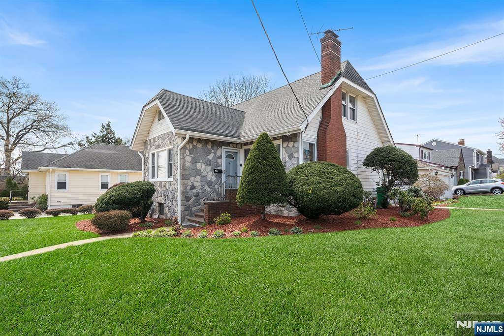121 Summit AVE, Lyndhurst, NJ 07071