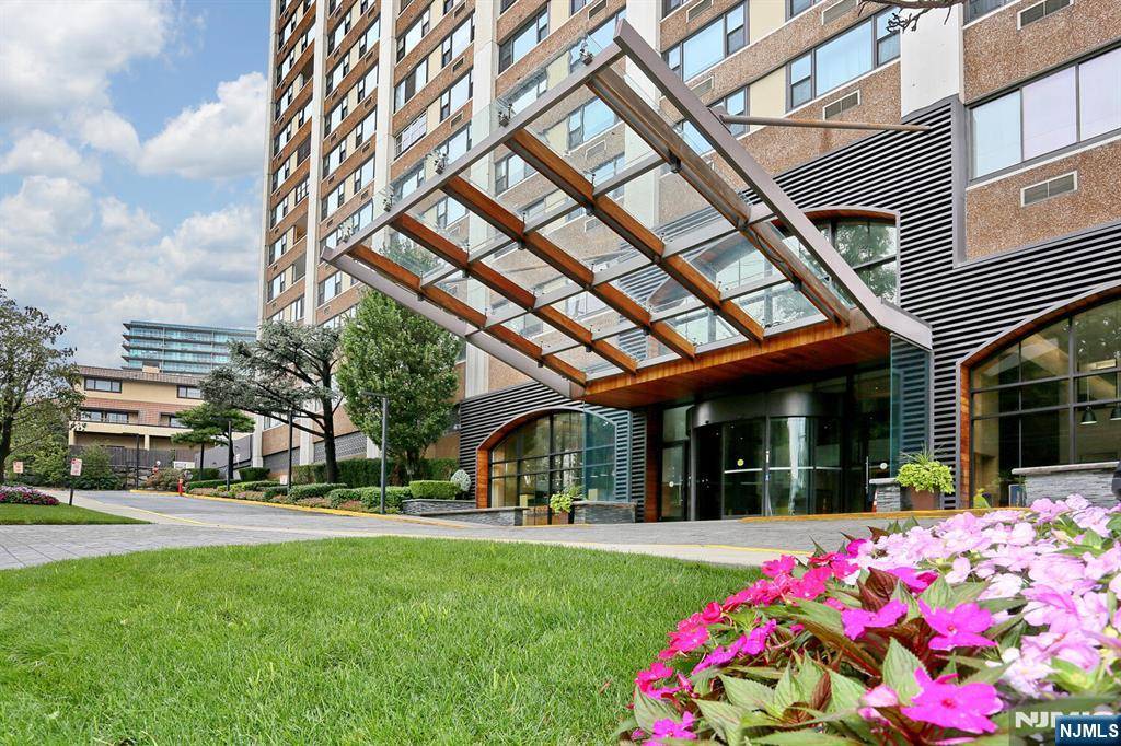 Cliffside Park, NJ 07010,250 Gorge RD #12F
