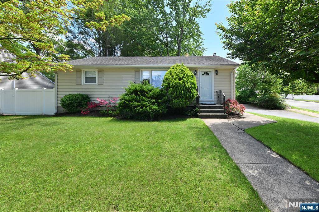 513 Ridgewood RD, Twp Of Washington, NJ 07676